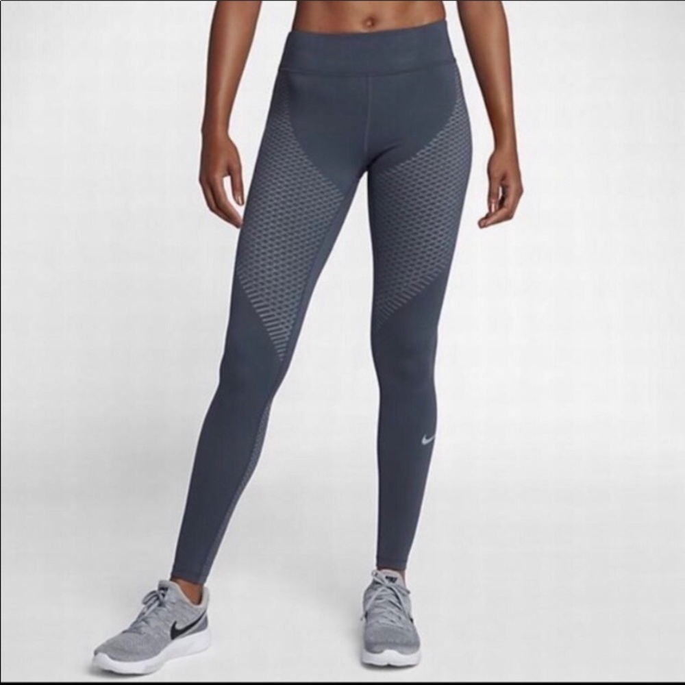 nike zonal strength leggings